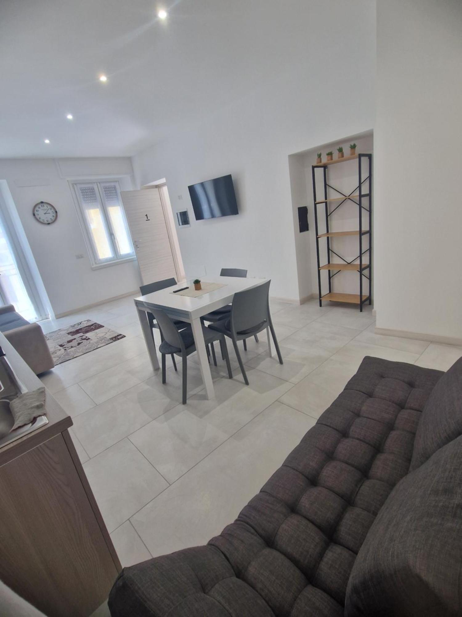 Apartmán Enissa Cislago Exteriér fotografie